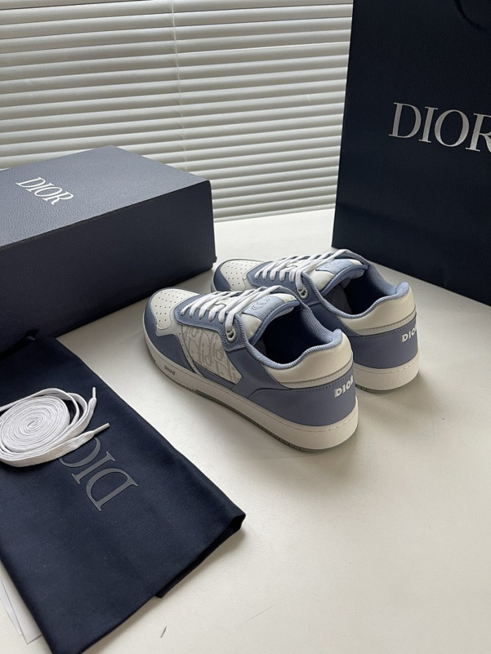 D10r B27 Low Top Sneaker