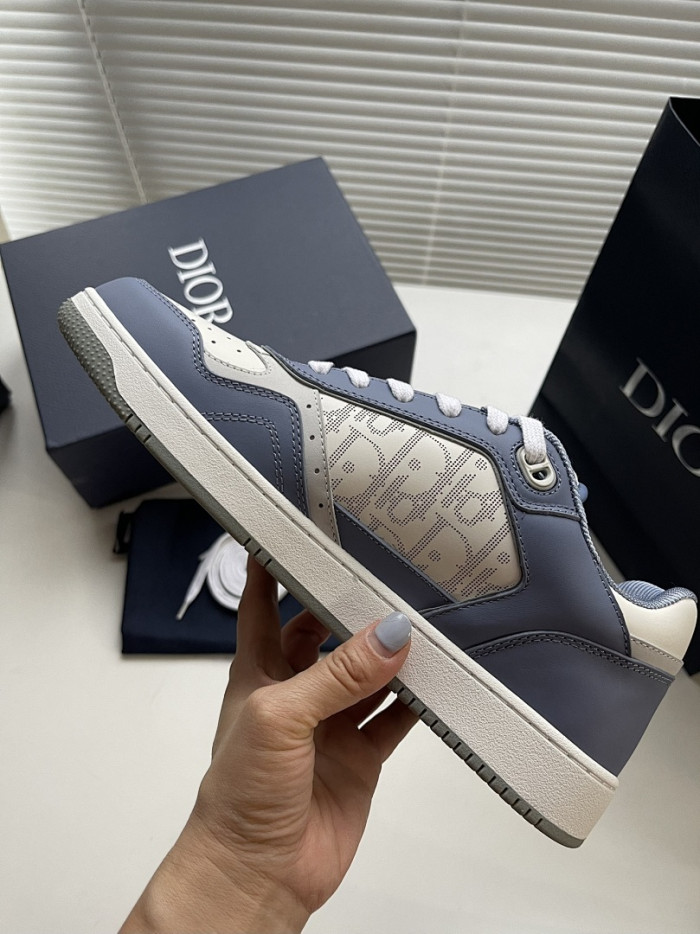 D10r B27 Low Top Sneaker
