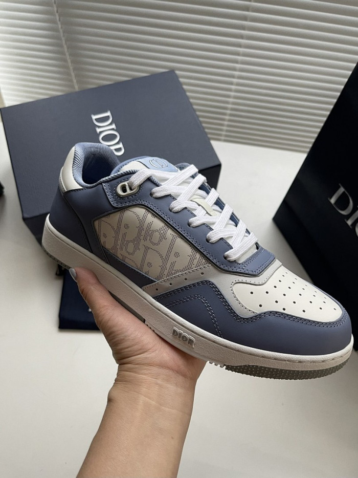 D10r B27 Low Top Sneaker