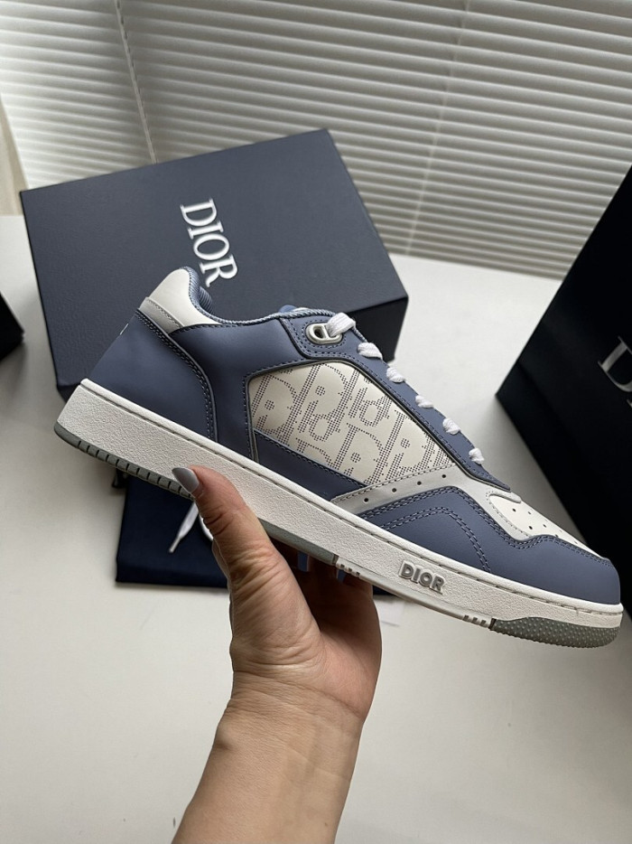 D10r B27 Low Top Sneaker