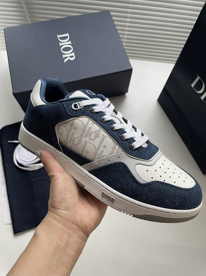D10r B27 Low Top Sneaker