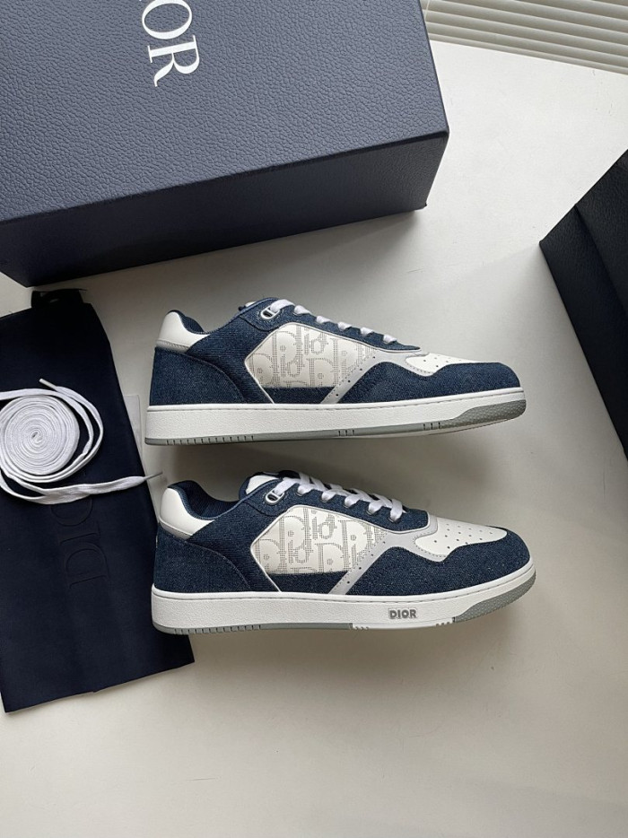 D10r B27 Low Top Sneaker