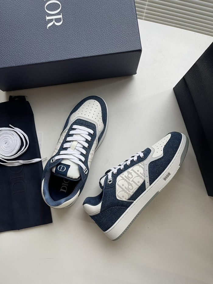 D10r B27 Low Top Sneaker