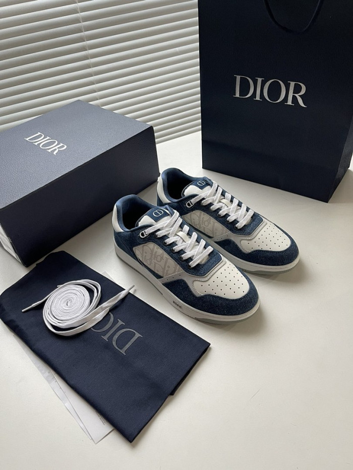 D10r B27 Low Top Sneaker