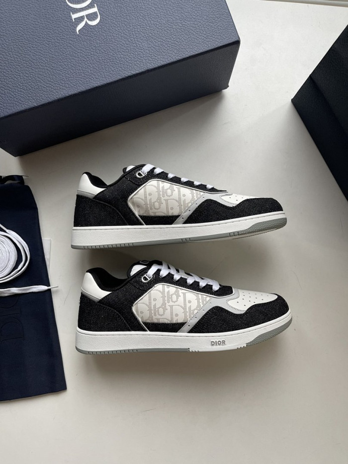 D10r B27 Low Top Sneaker