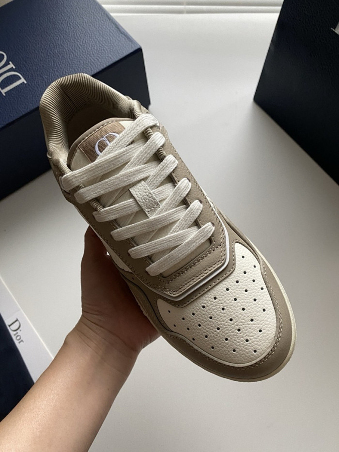 D10r B27 Low Top Sneaker