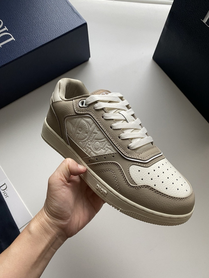 D10r B27 Low Top Sneaker