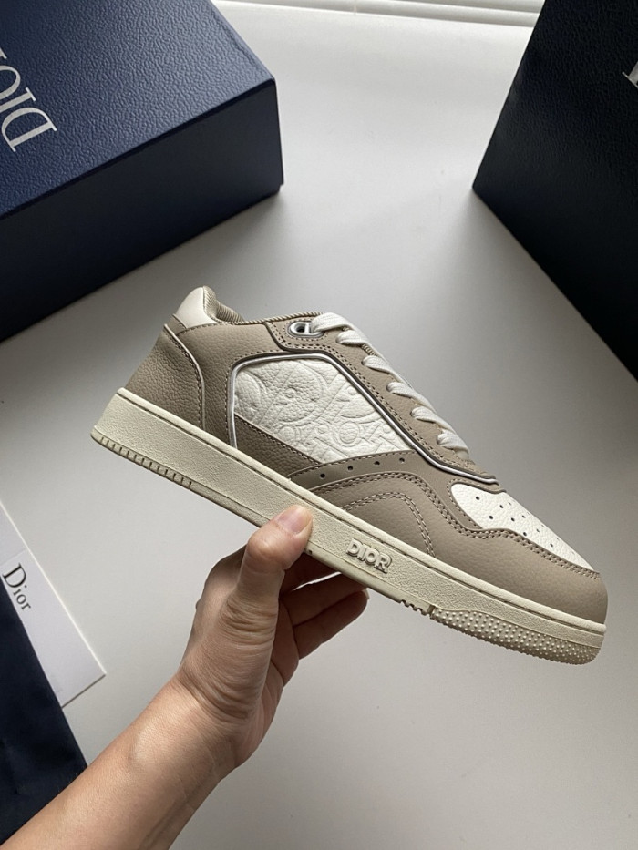 D10r B27 Low Top Sneaker