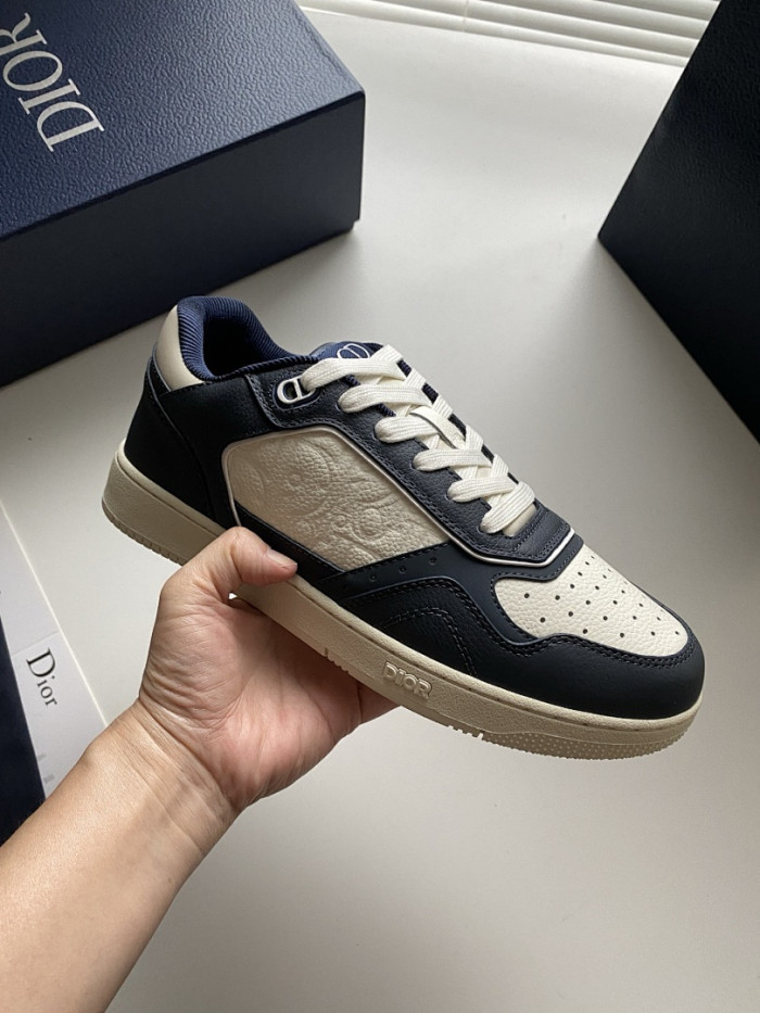 D10r B27 Low Top Sneaker