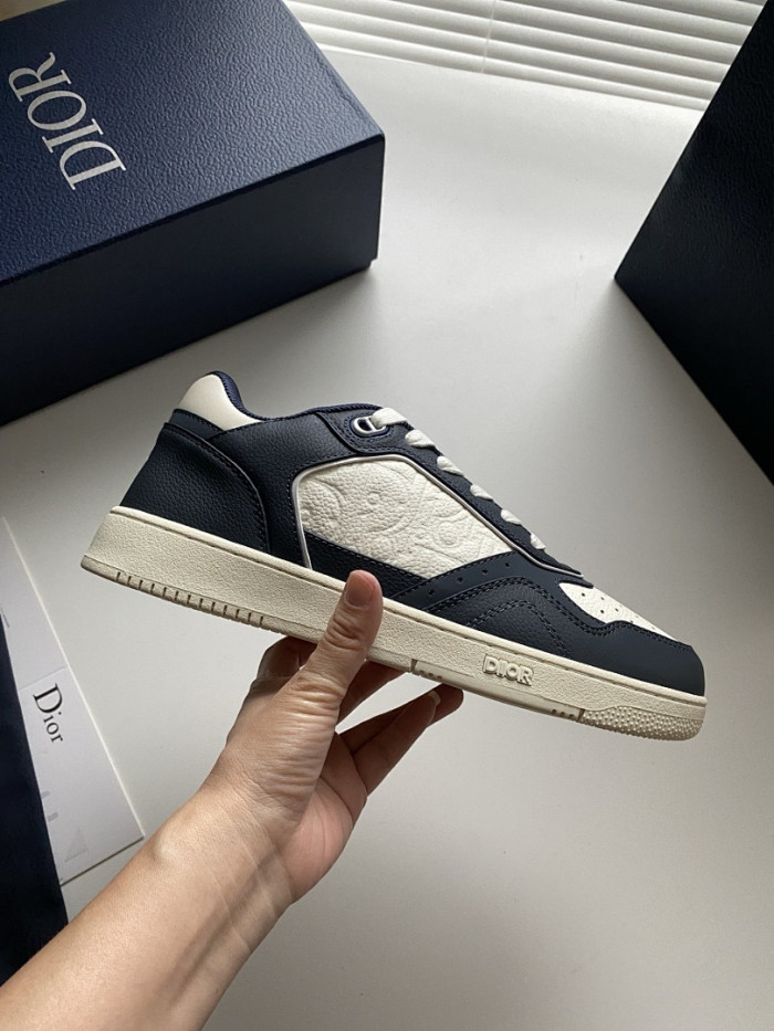D10r B27 Low Top Sneaker