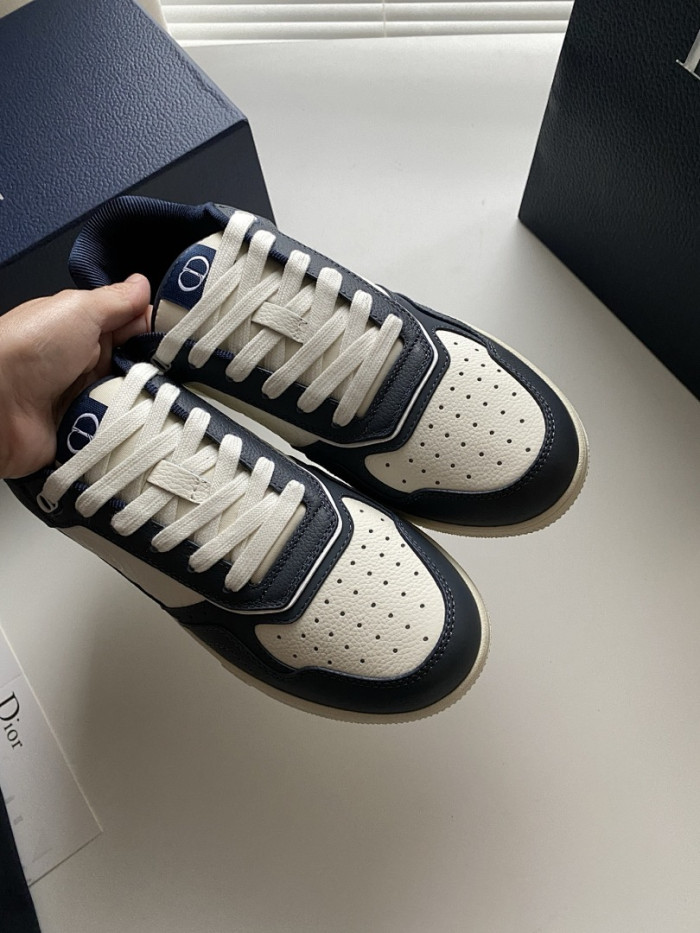 D10r B27 Low Top Sneaker
