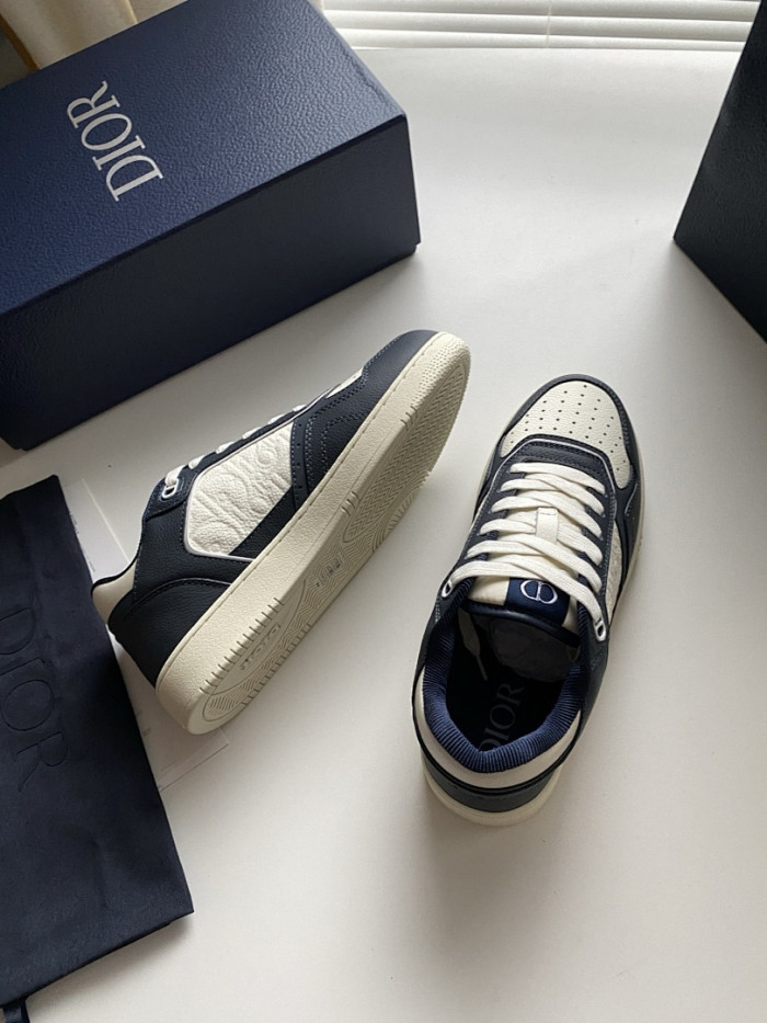 D10r B27 Low Top Sneaker