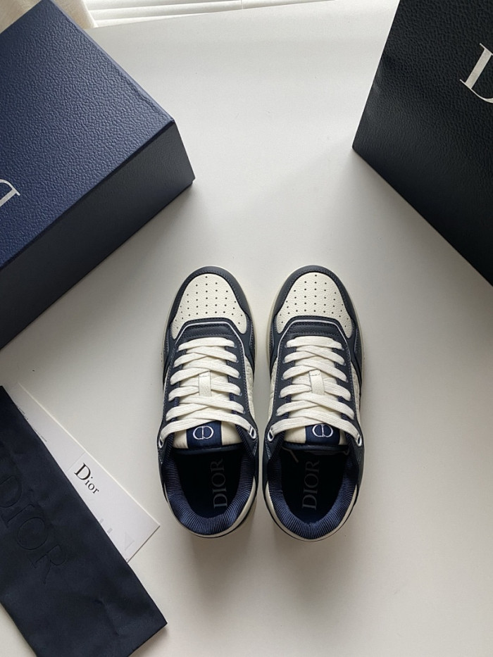 D10r B27 Low Top Sneaker