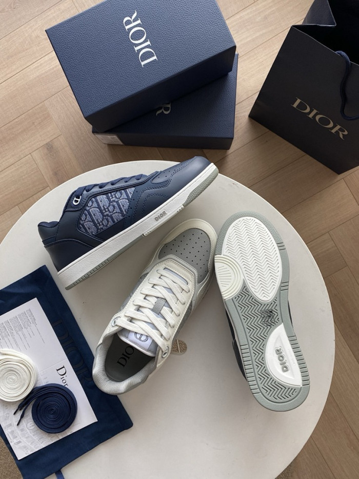 D10r B27 Low Top Sneaker