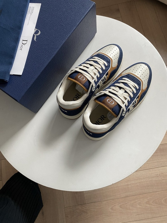 D10r B27 Low Top Sneaker