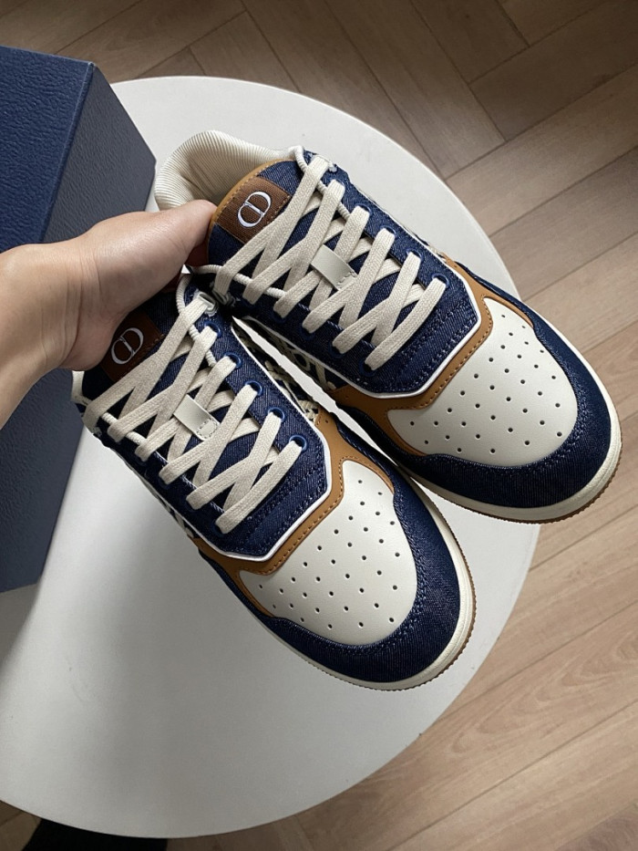 D10r B27 Low Top Sneaker