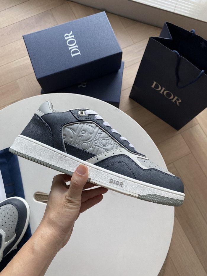 D10r B27 Low Top Sneaker