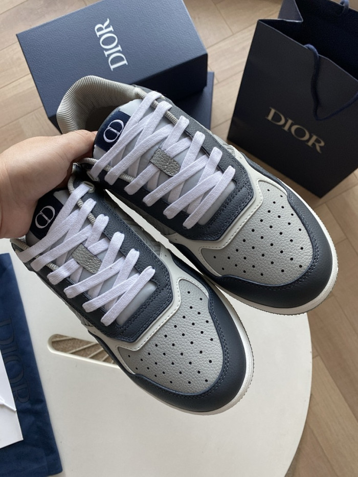 D10r B27 Low Top Sneaker
