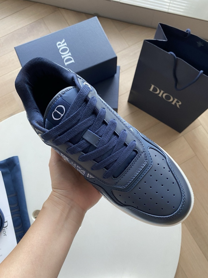 D10r B27 Low Top Sneaker