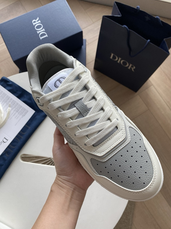 D10r B27 Low Top Sneaker