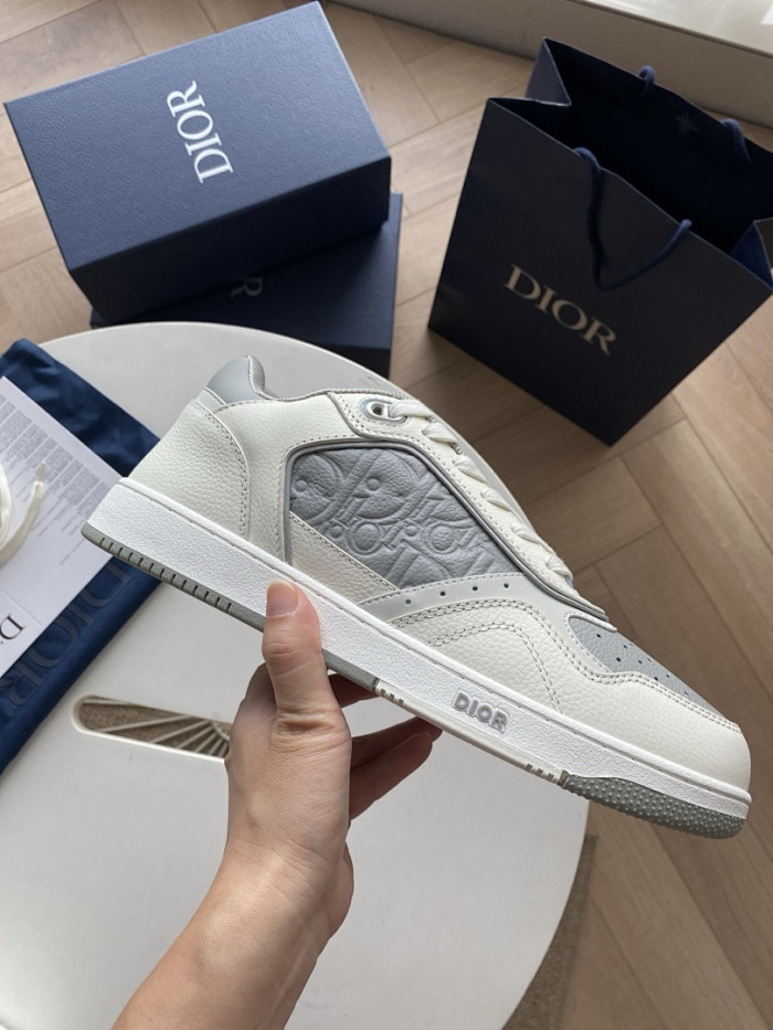 D10r B27 Low Top Sneaker