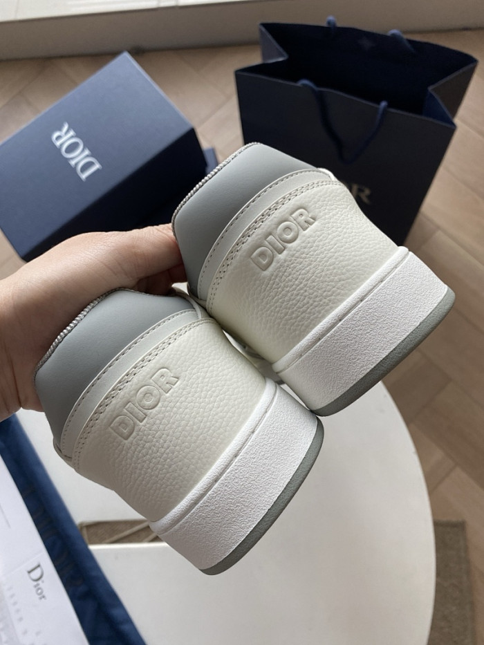 D10r B27 Low Top Sneaker
