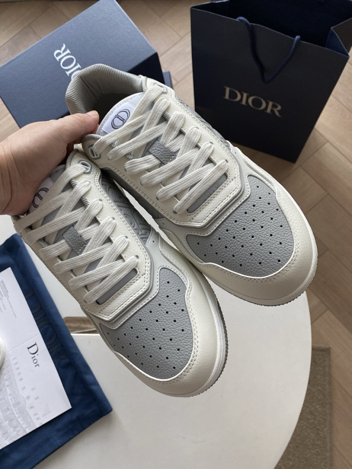 D10r B27 Low Top Sneaker