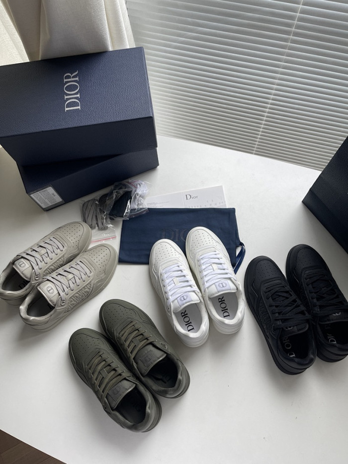 D10r B27 Low Top Sneaker