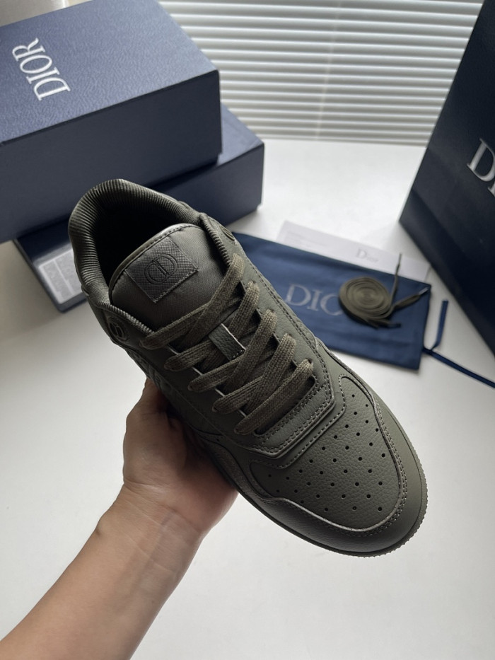 D10r B27 Low Top Sneaker