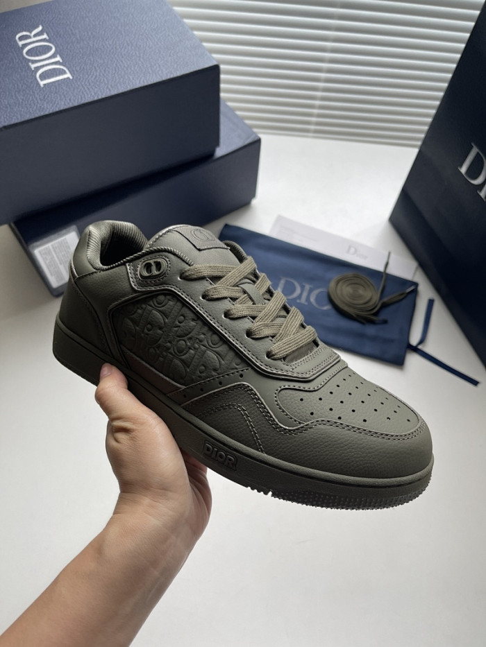 D10r B27 Low Top Sneaker