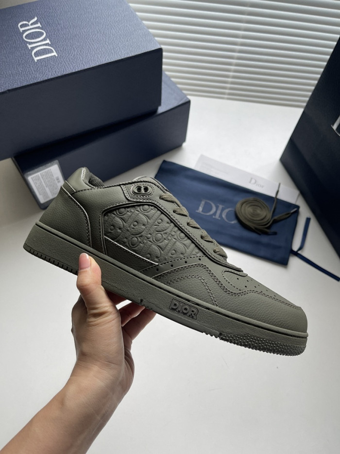 D10r B27 Low Top Sneaker