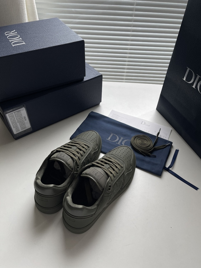 D10r B27 Low Top Sneaker