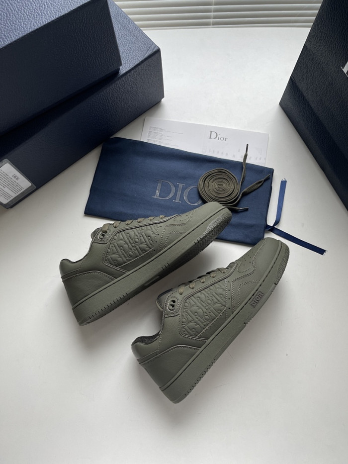 D10r B27 Low Top Sneaker