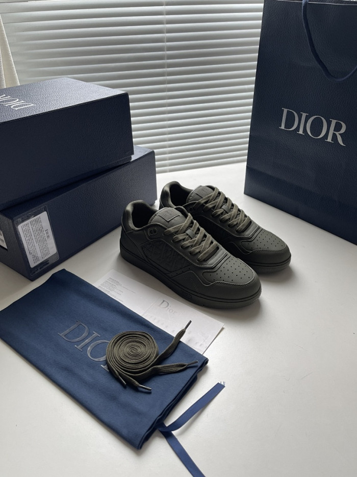 D10r B27 Low Top Sneaker