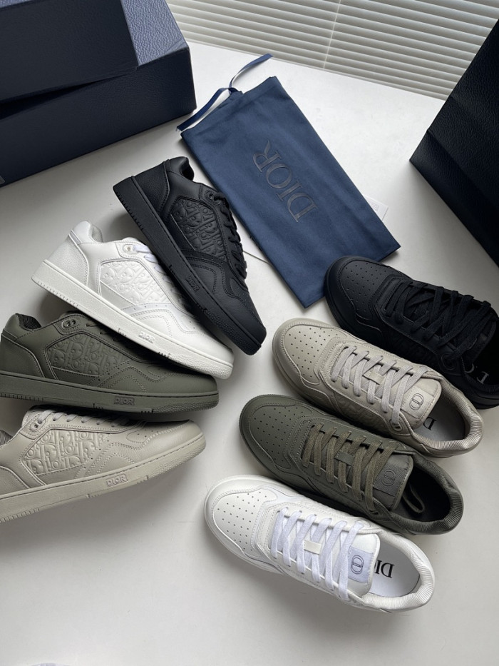 D10r B27 Low Top Sneaker