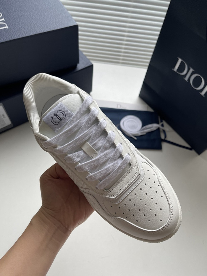 D10r B27 Low Top Sneaker