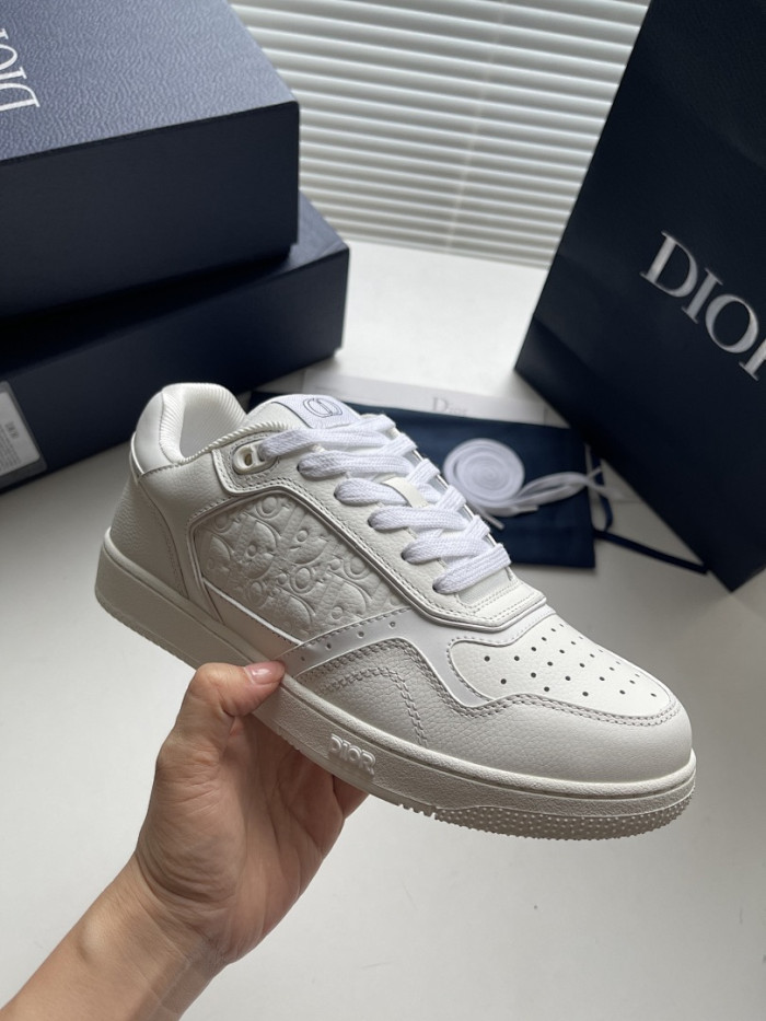 D10r B27 Low Top Sneaker