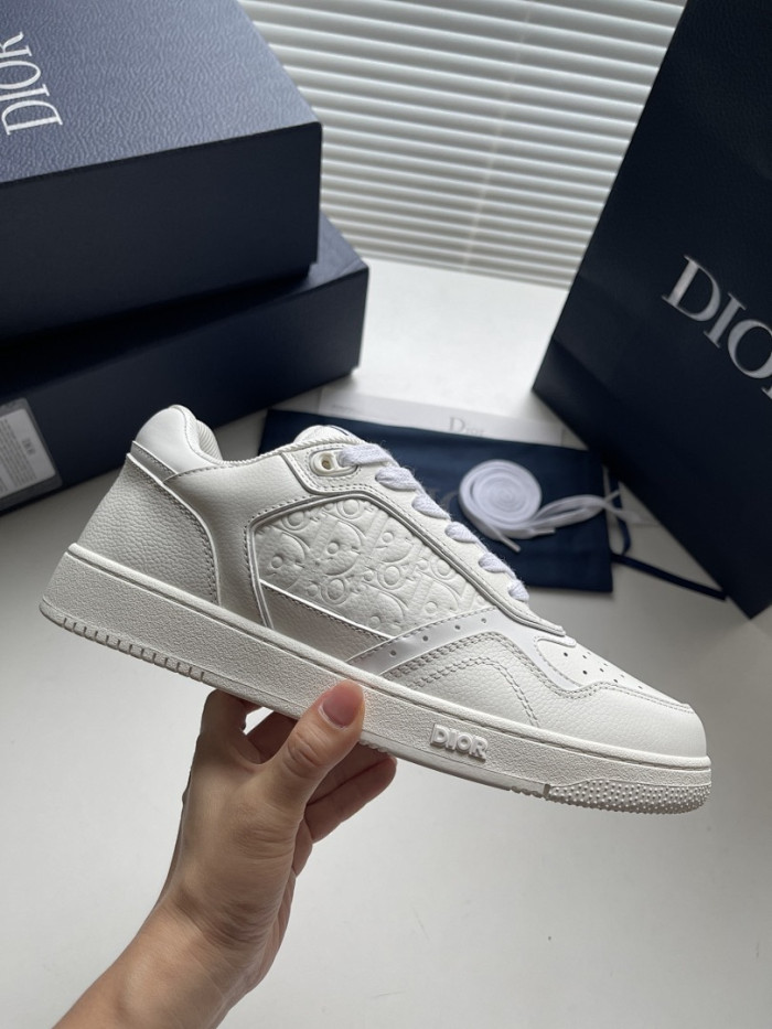 D10r B27 Low Top Sneaker