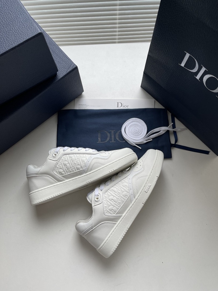 D10r B27 Low Top Sneaker