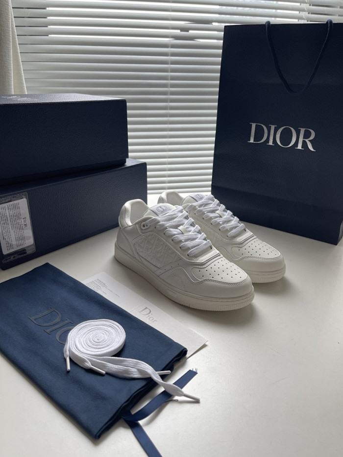 D10r B27 Low Top Sneaker