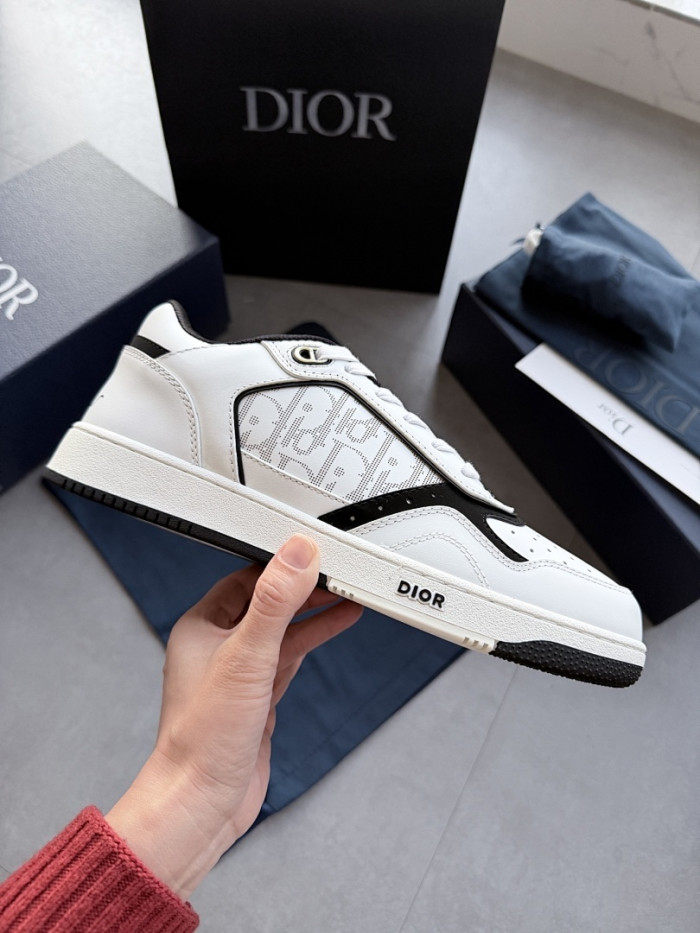D10r B27 Low Top Sneaker
