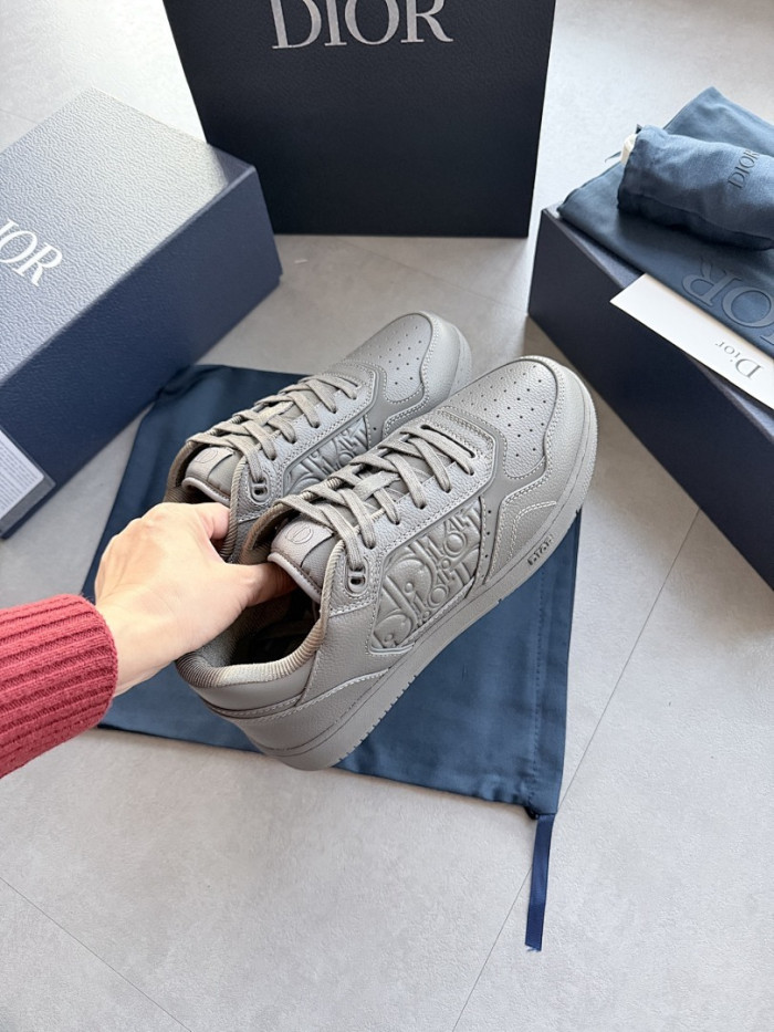 D10r B27 Low Top Sneaker