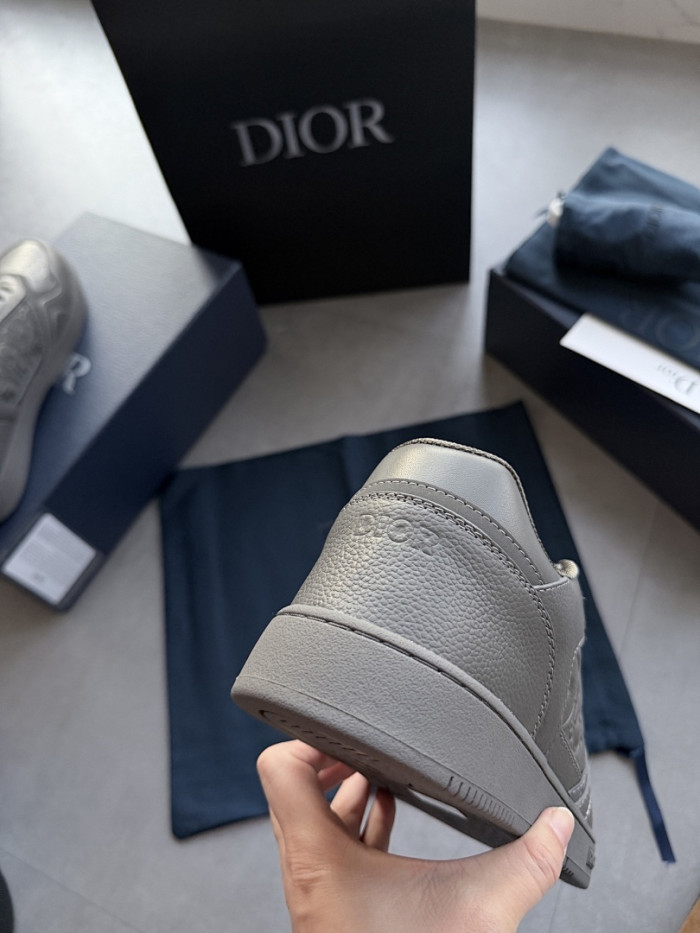 D10r B27 Low Top Sneaker