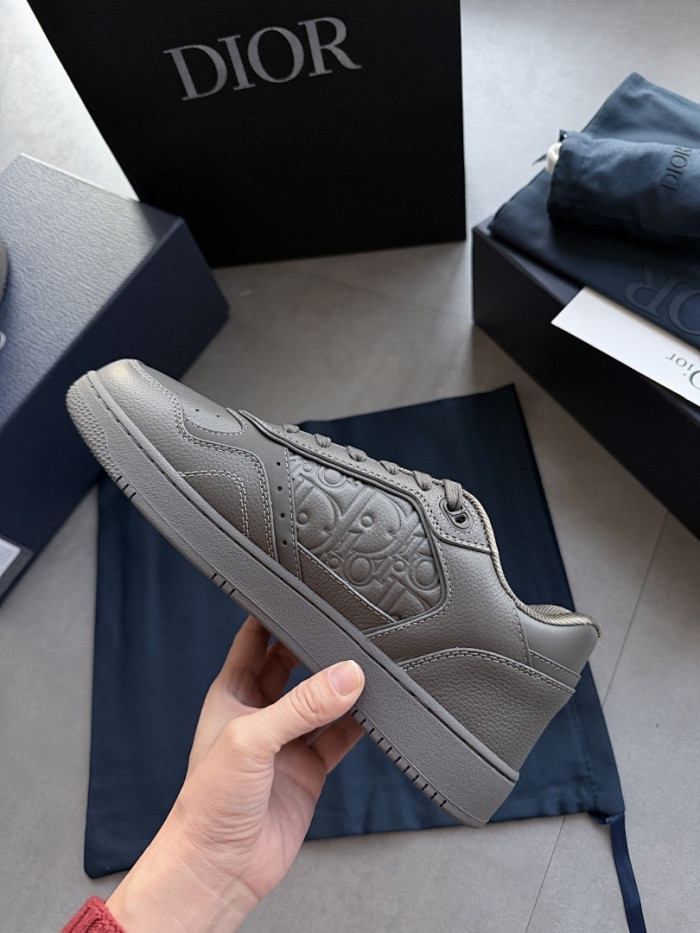 D10r B27 Low Top Sneaker