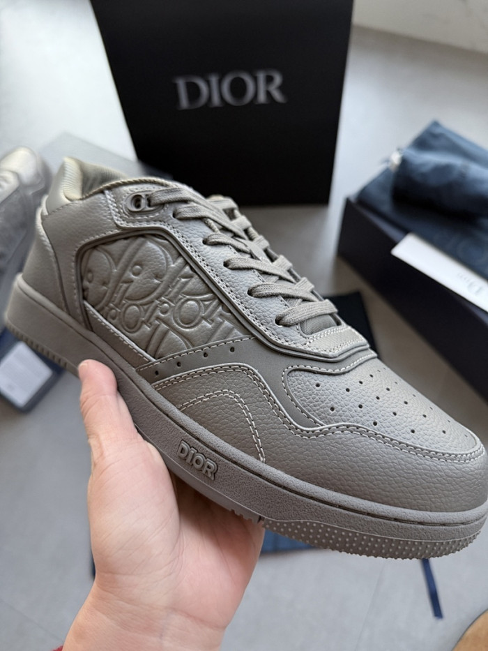 D10r B27 Low Top Sneaker