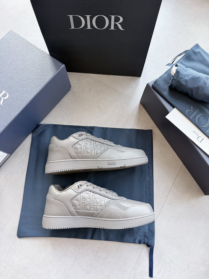 D10r B27 Low Top Sneaker