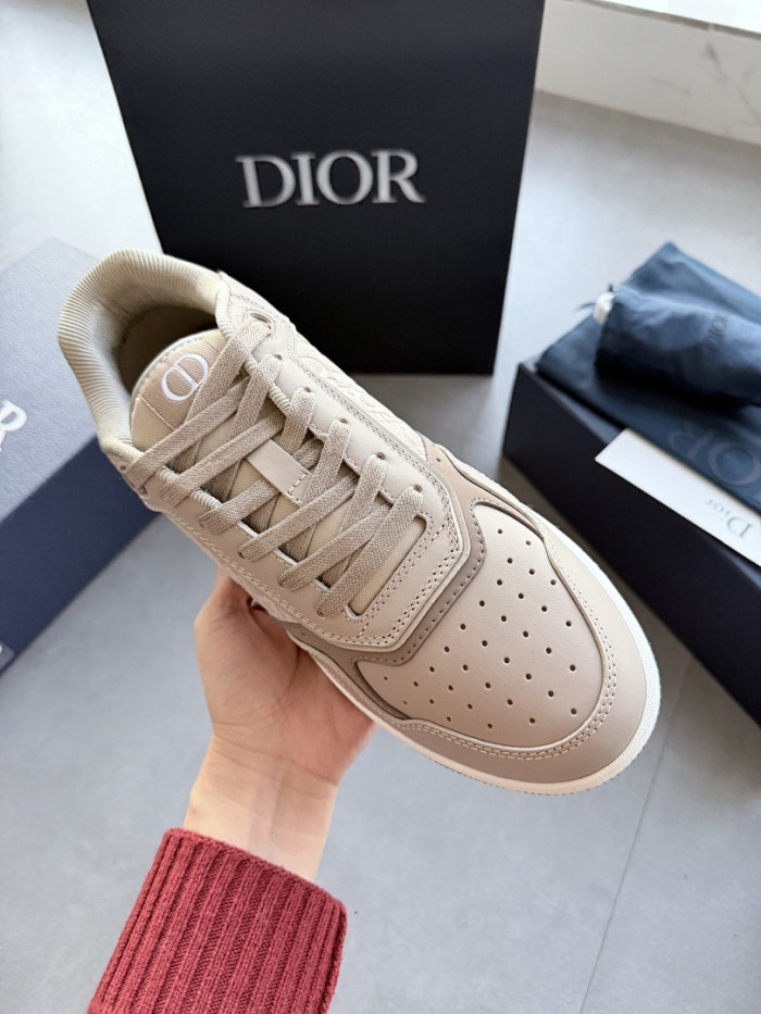 D10r B27 Low Top Sneaker