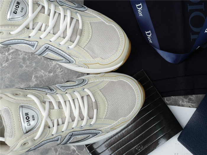 D*or b30 sneaker