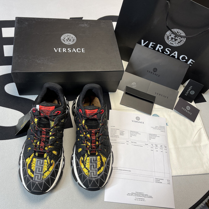 vers sneakers