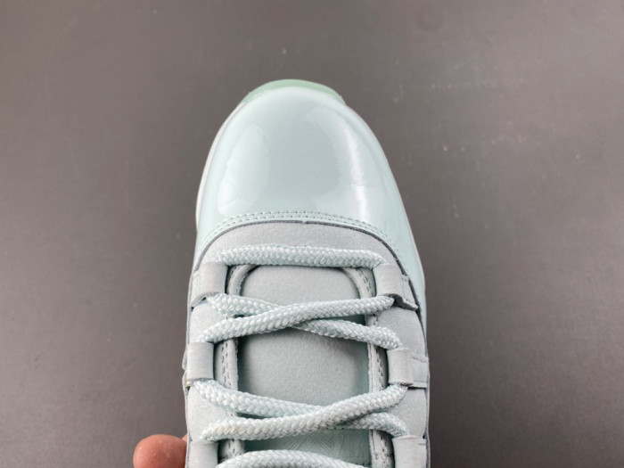 Air Jordan 11 IW1882 300
